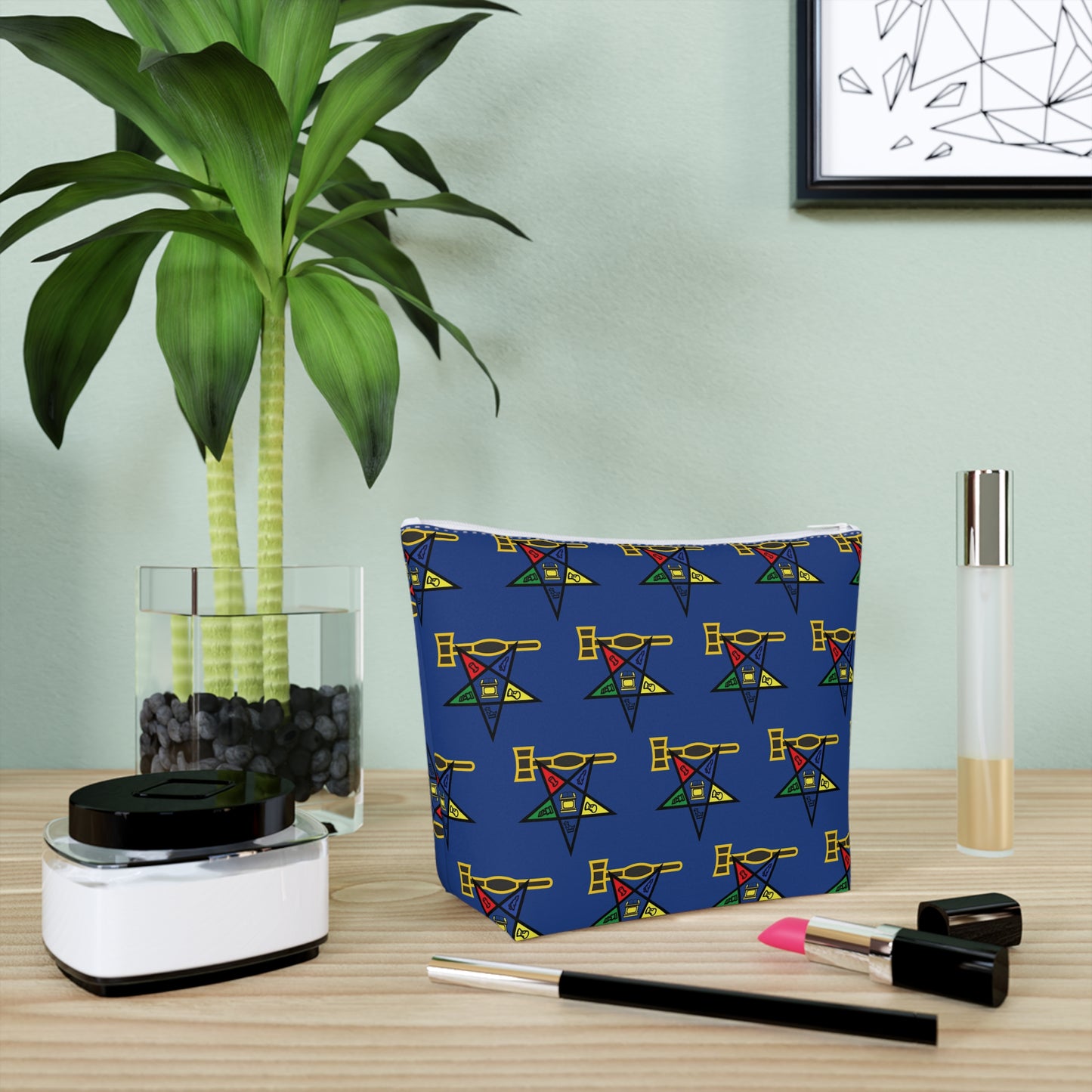 Colorful Makeup Bag with Geometric Design - Perfect Gift for Cosmetologists and Beauty Enthusiasts
